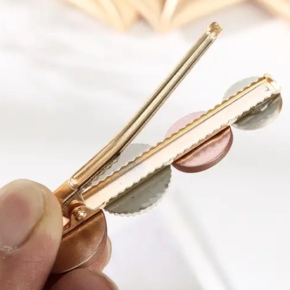 PEARLS & STARFISH HAIR CLIP (2-piece set) - Picture 2 of 2